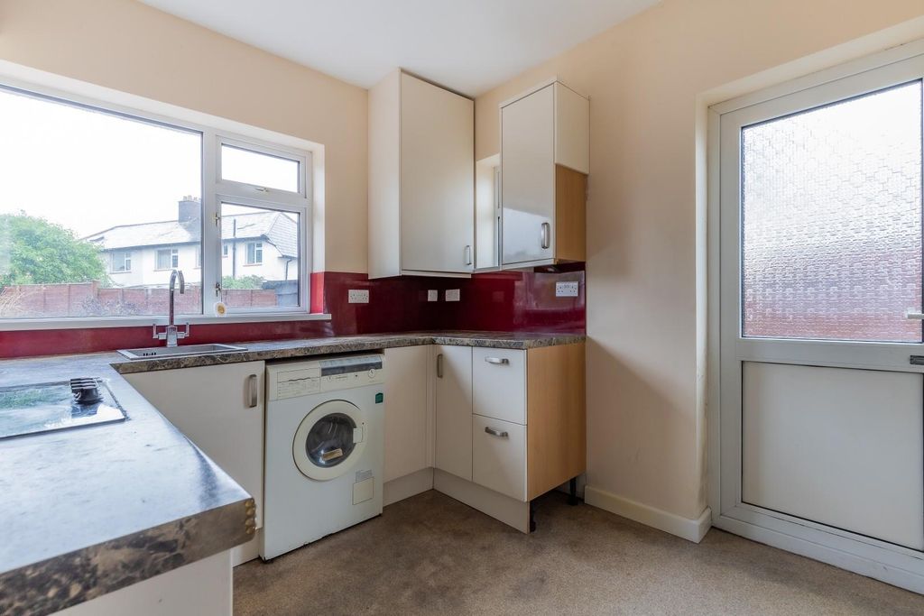 Property photo 3 of 13 Kitchen