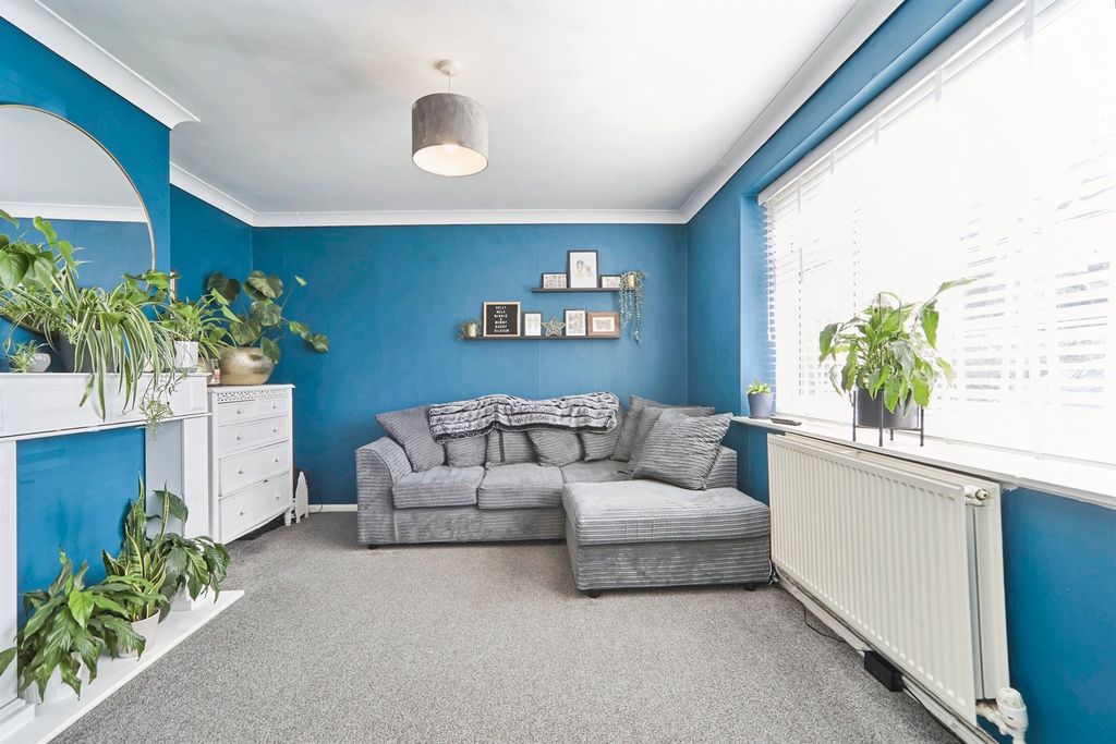 Property photo 2 of 13