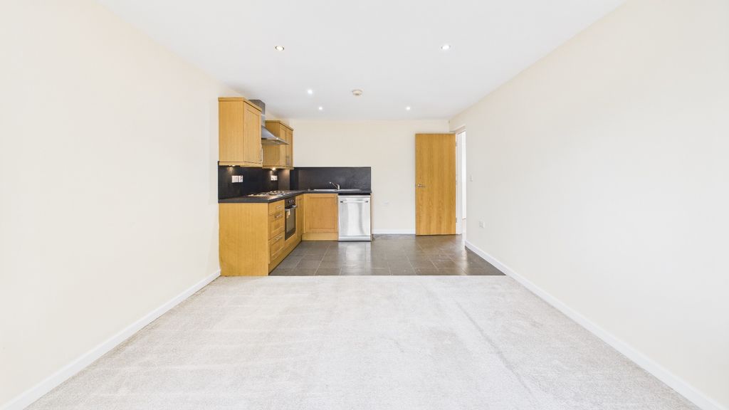 Property photo 3 of 16 4371414