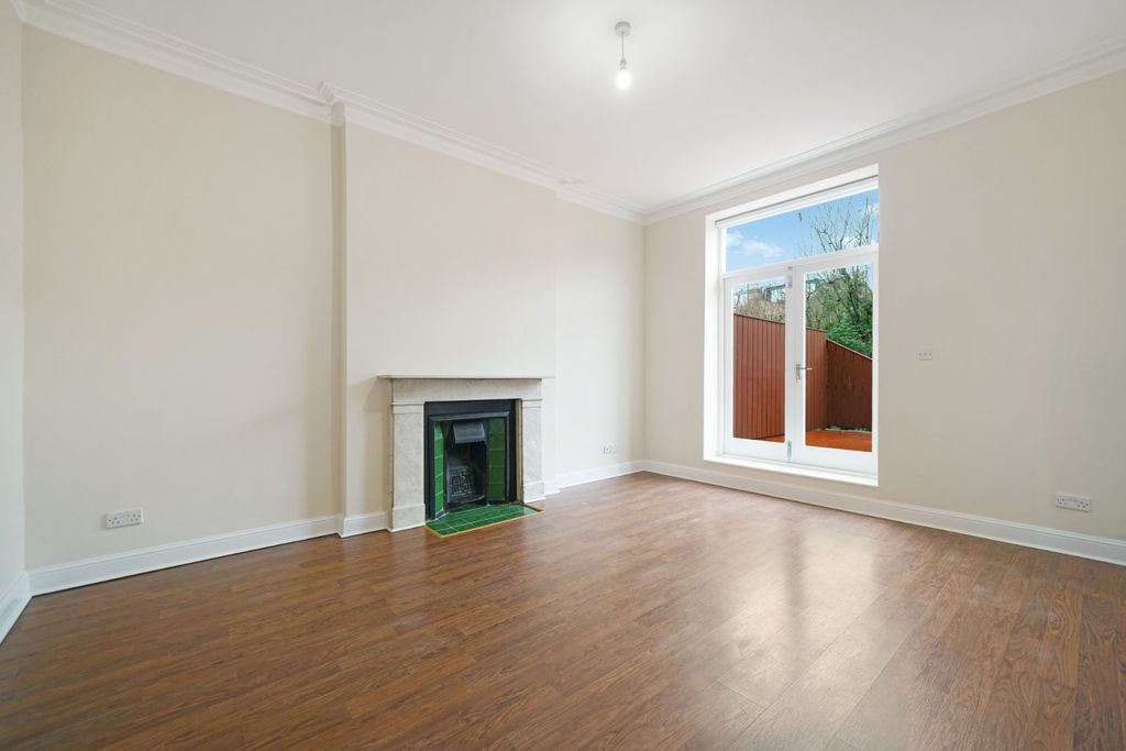 Property photo 1 of 27 Picture No. 10