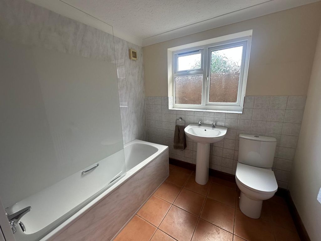 Property photo 3 of 6 Bathroom