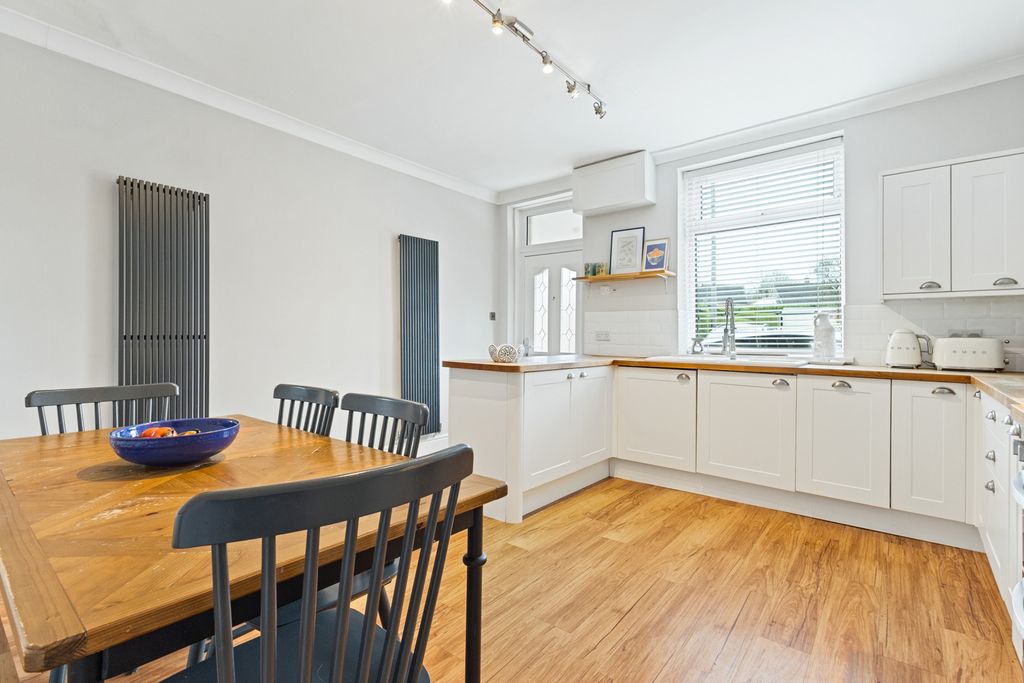 Property photo 2 of 18 Kitchen / Diner