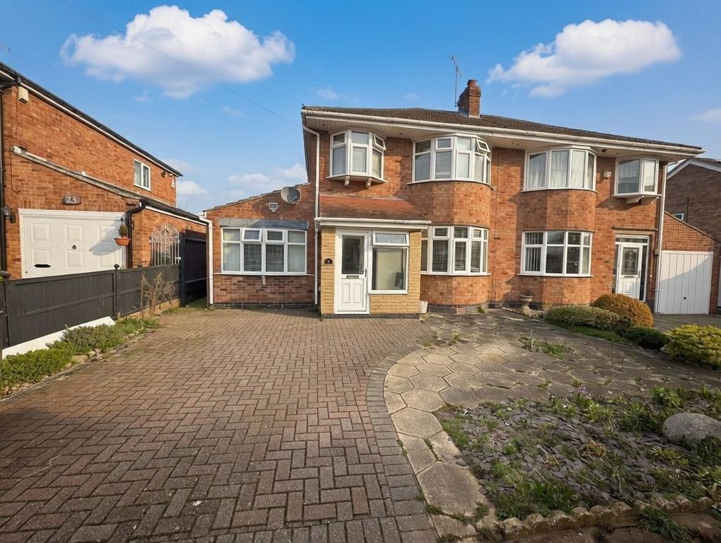 Property photo 2 of 21