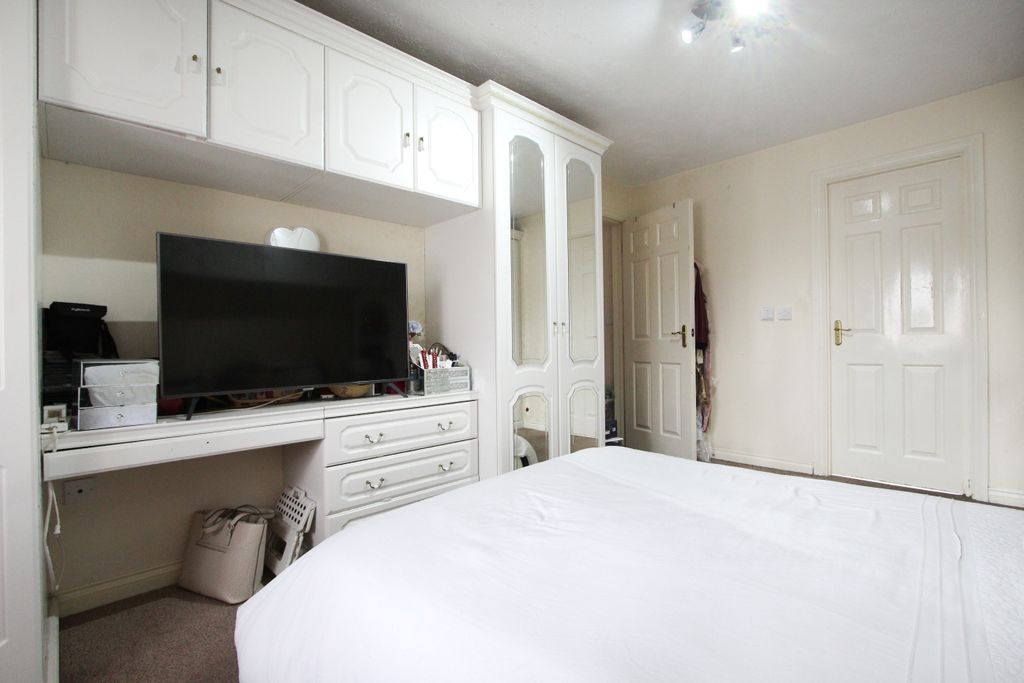 Additional image 14 of 5 bed detached house for saleNorfolk Place, Grays RM16