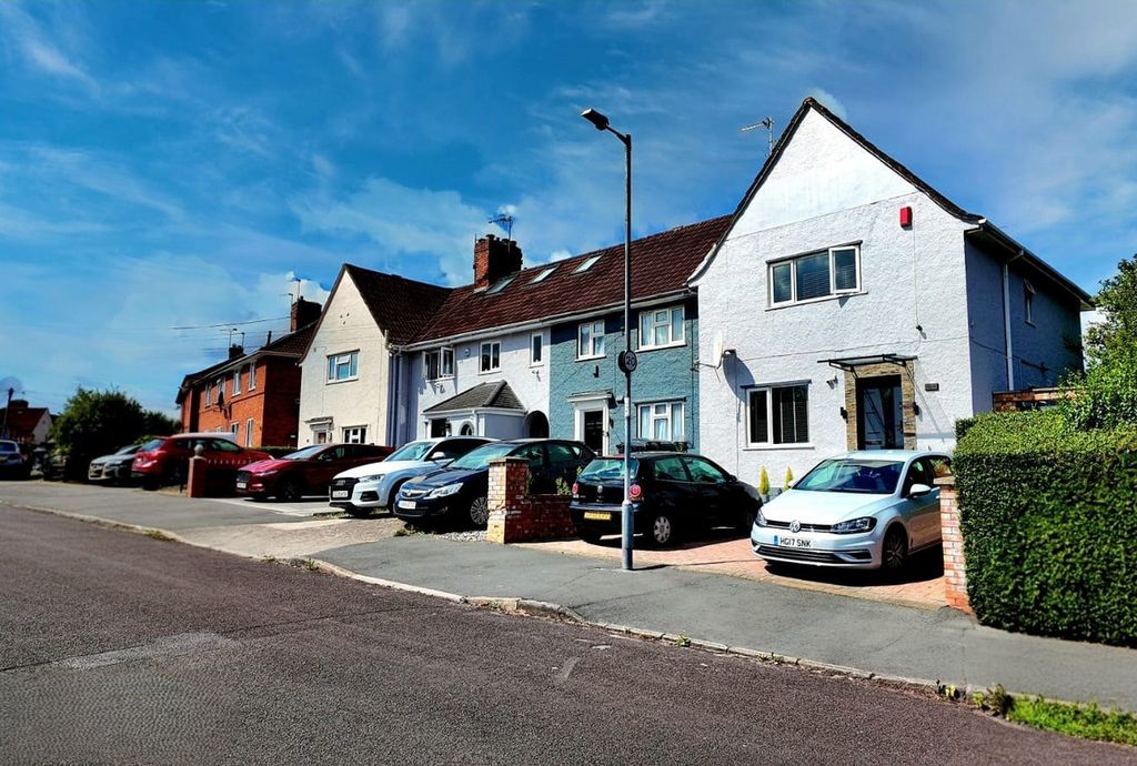 Property photo 1 of 32