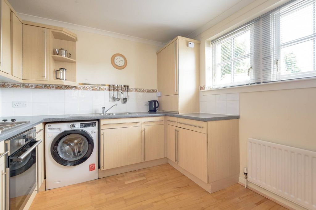 Additional image 5 of 3 bed flat for sale23 Royal Apartments, 1 Station Road, North Berwick EH39