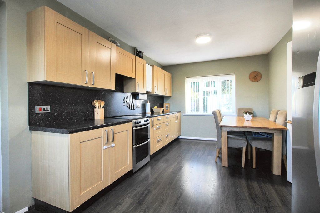 Property photo 3 of 29