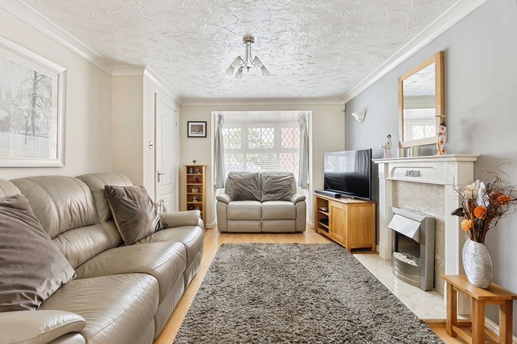 Property photo 2 of 28 Pbox-Img.Jpg