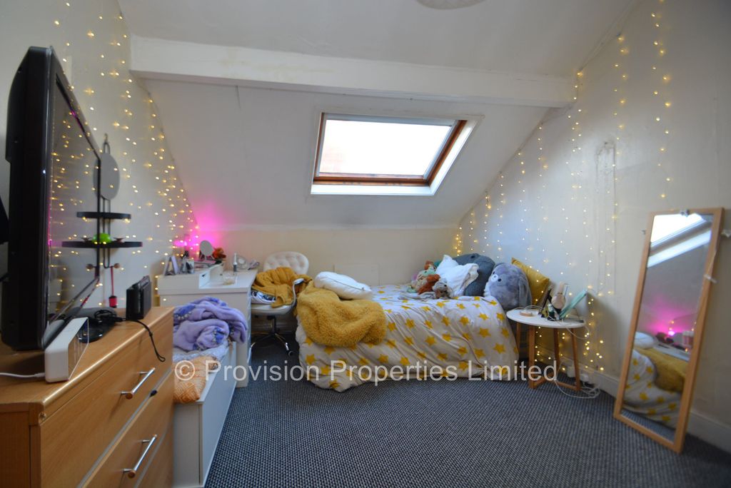 Property photo 2 of 15 Photo