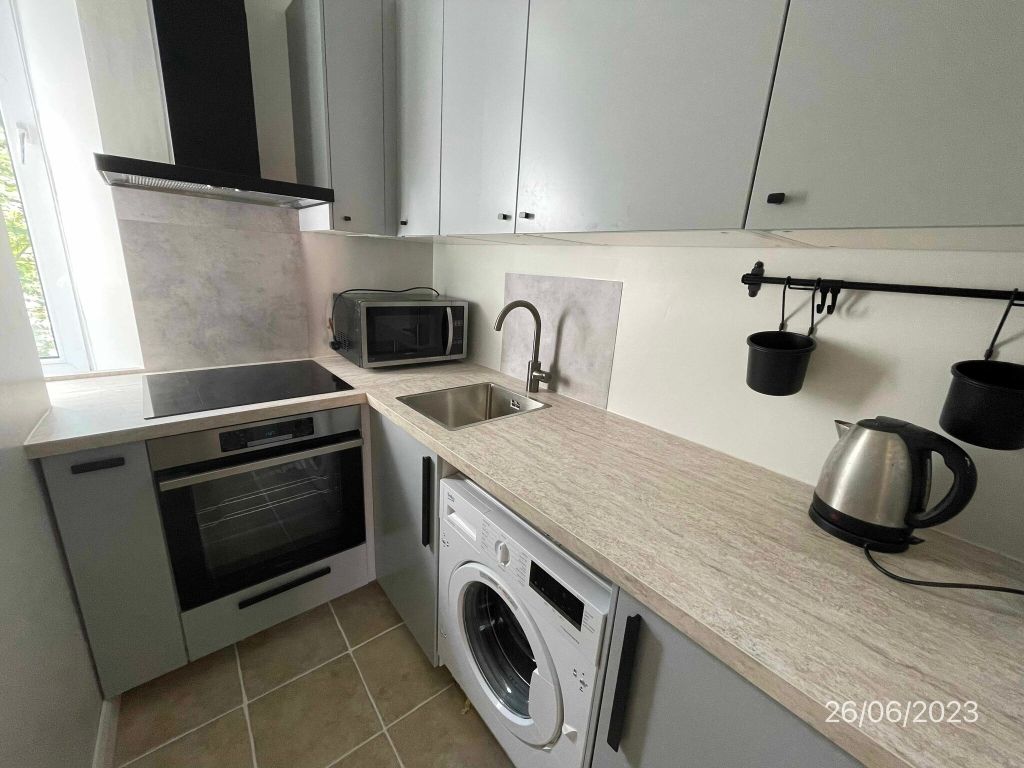 Property photo 2 of 8 Kitchen
