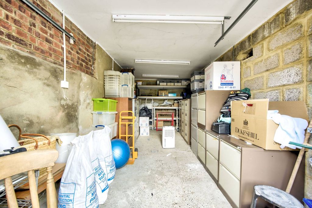 Property photo 2 of 3