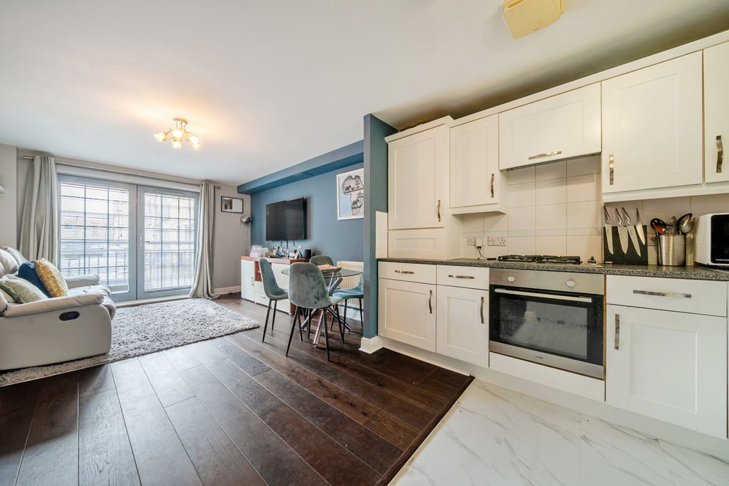 Property photo 2 of 21 Kitchen