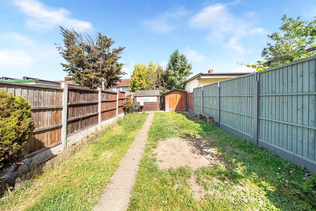 Property photo 2 of 19 02.Jpg