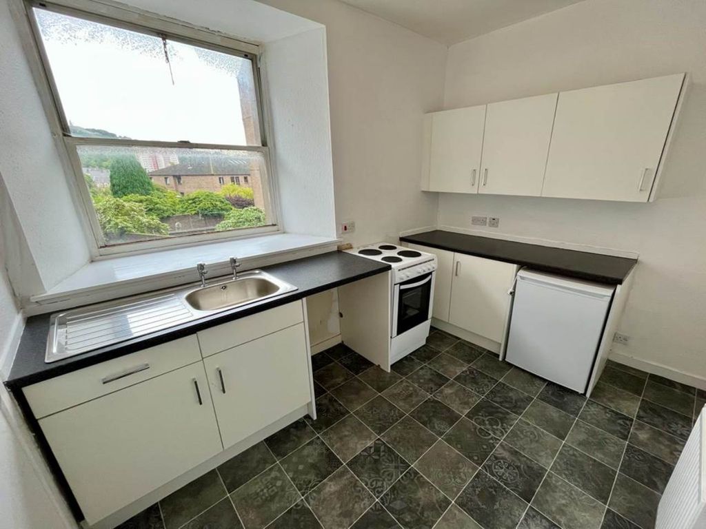 Property photo 3 of 5 3