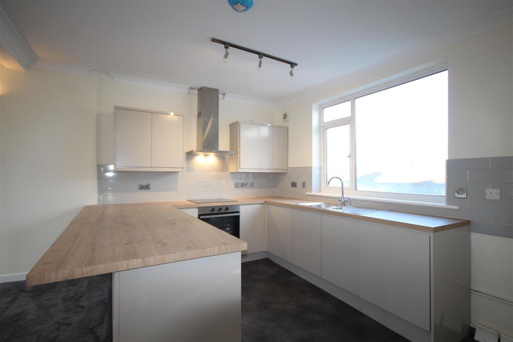 Property photo 2 of 13 Kitchen