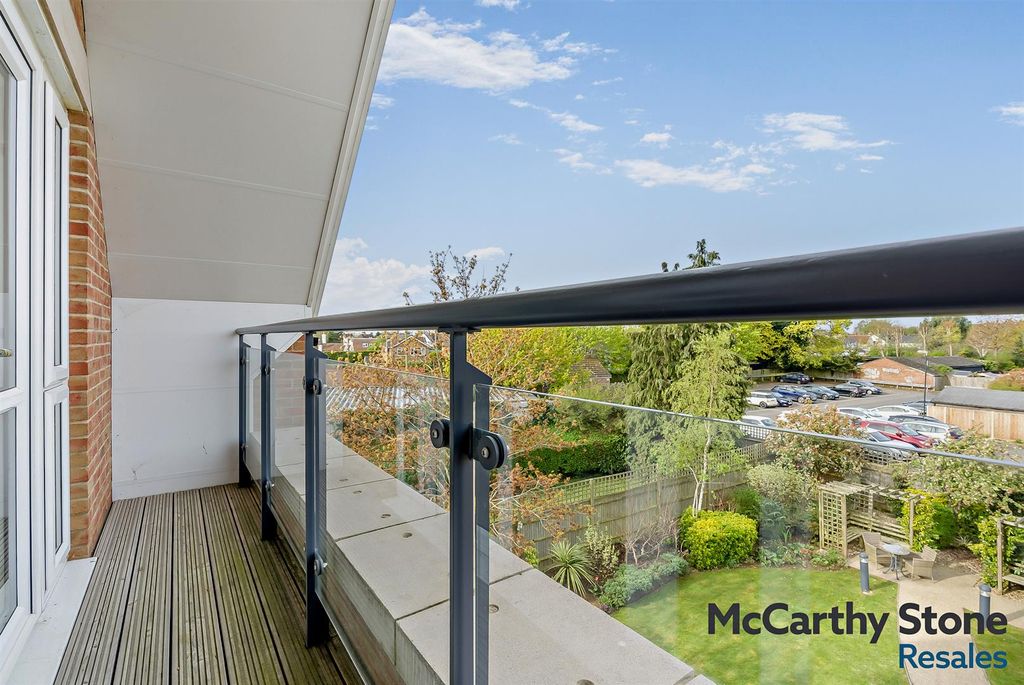 Property photo 2 of 11 8687373-Exterior01-800.Jpg