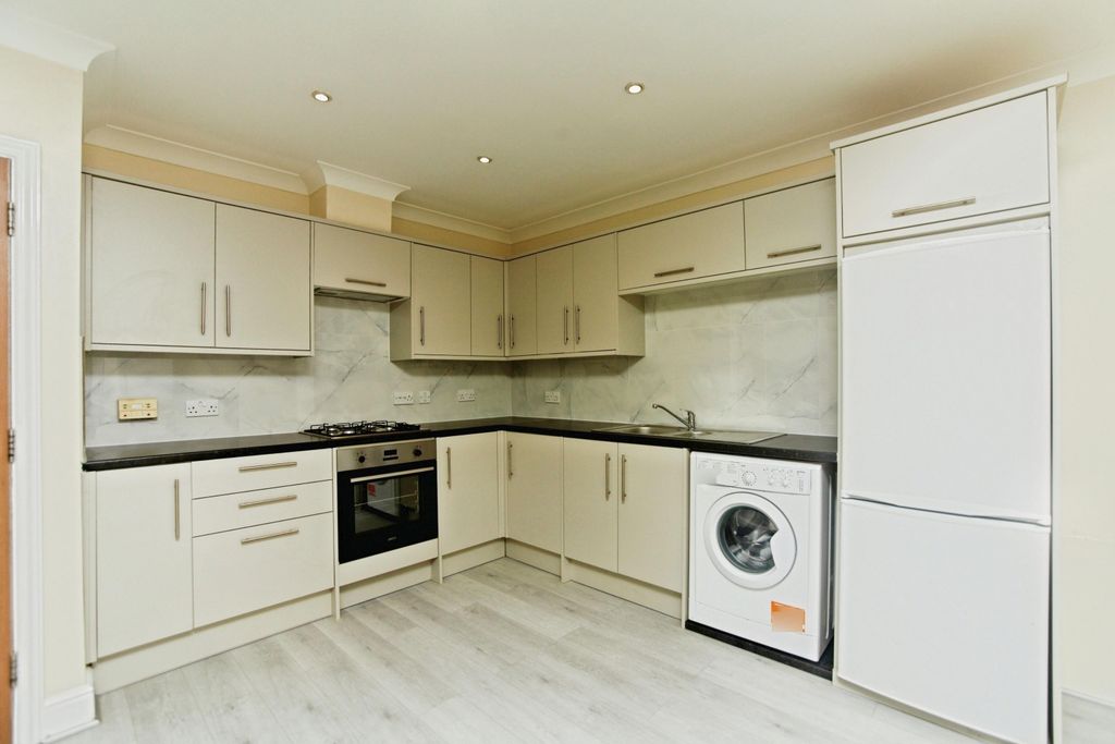 Property photo 1 of 17 Photo 0