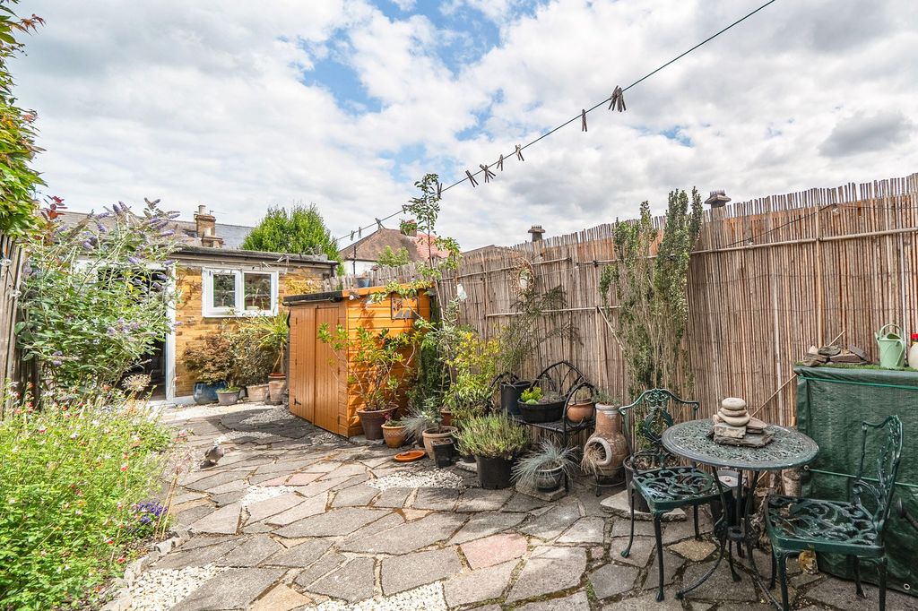 Property photo 3 of 11