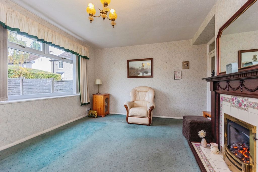 Property photo 2 of 17 Photo