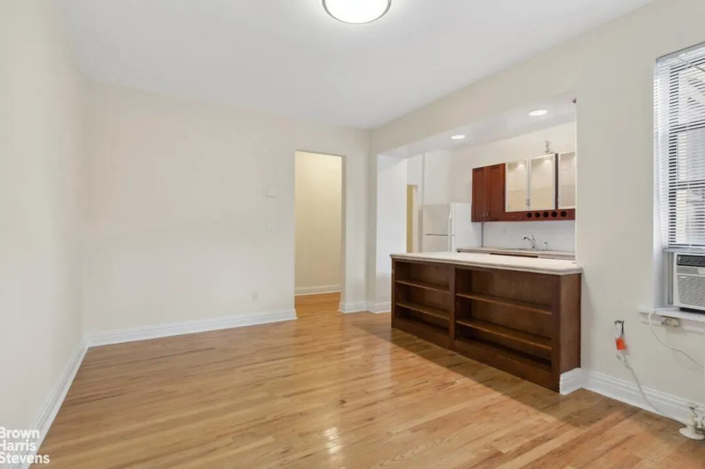 Property photo 2 of 12 <Alttext/>