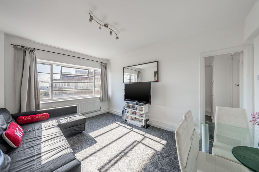 Property photo 2 of 12
