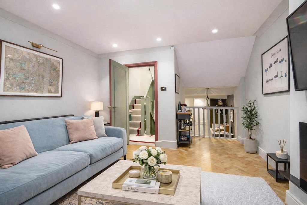 Property photo 2 of 15 1Dfb69E2-13E7-48Cf-Acc8-749A1E5Be662.Png