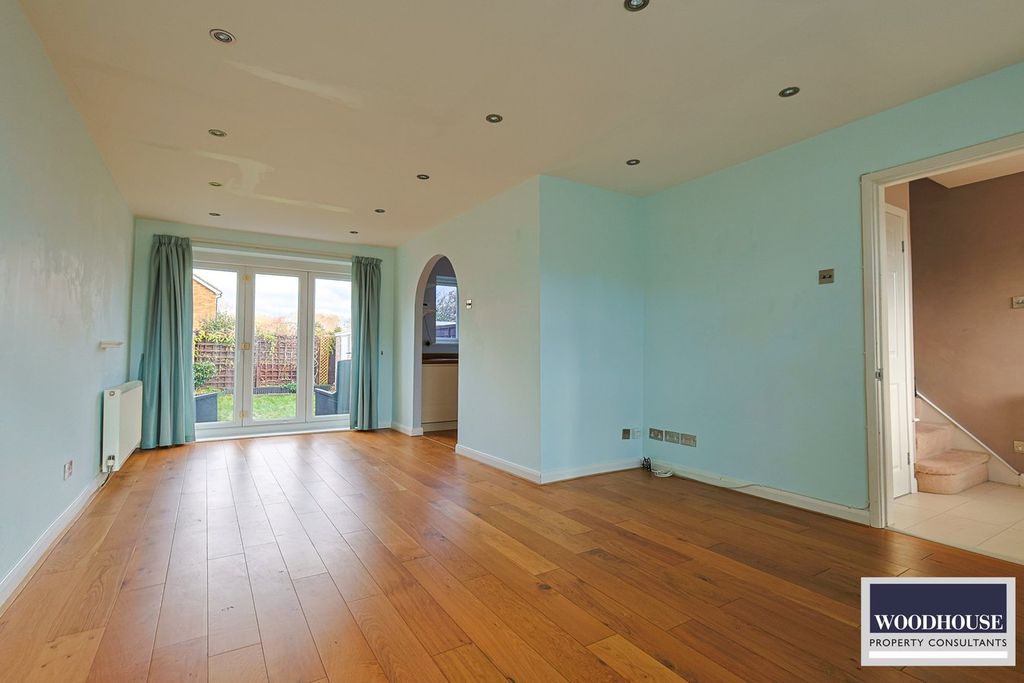 Property photo 2 of 24