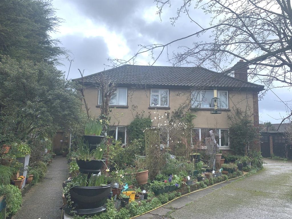 Property photo 1 of 8 Photo