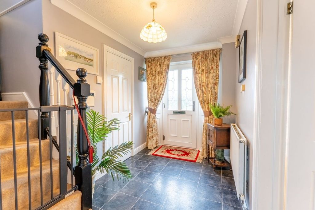 Property photo 2 of 22