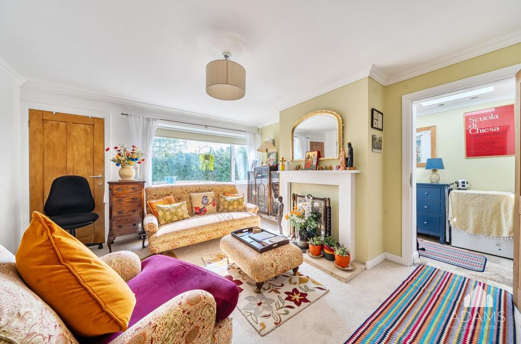 Property photo 3 of 18 Sitting Room