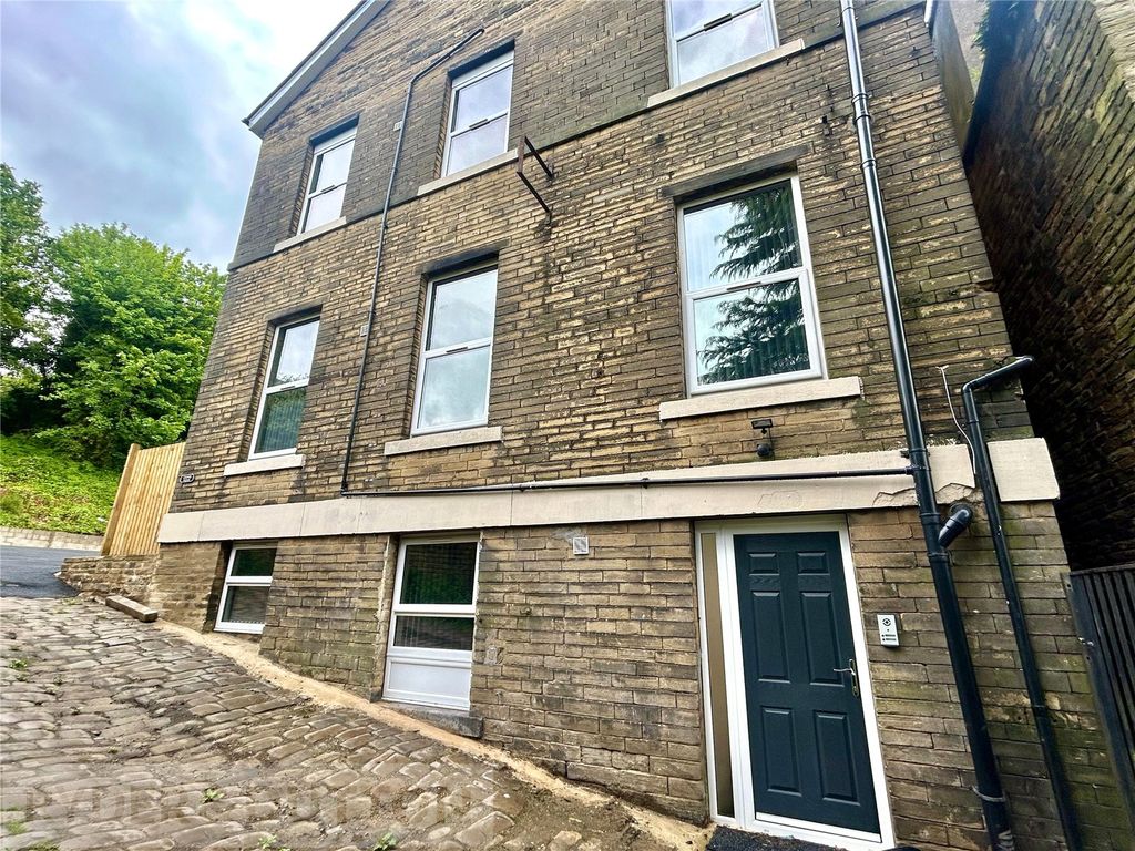 Property photo 1 of 13 External