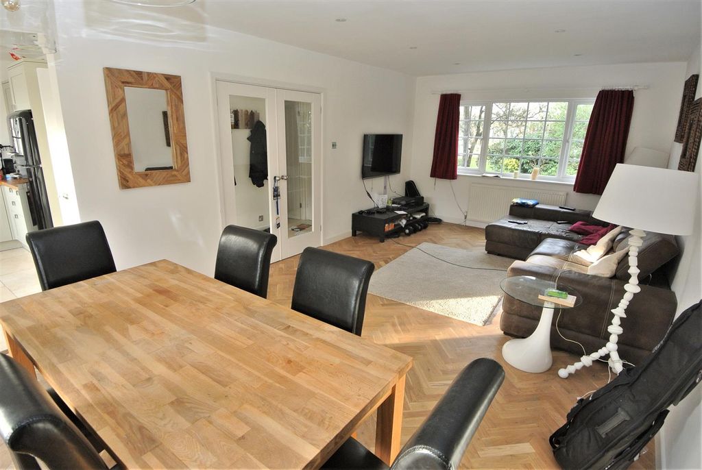 Property photo 1 of 8 Living Room.Jpg