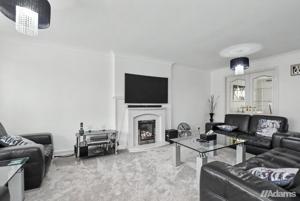 Property photo 2 of 28