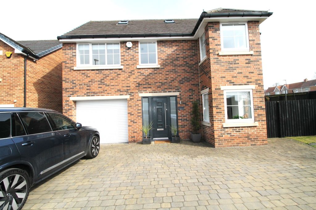Property photo 1 of 28 External