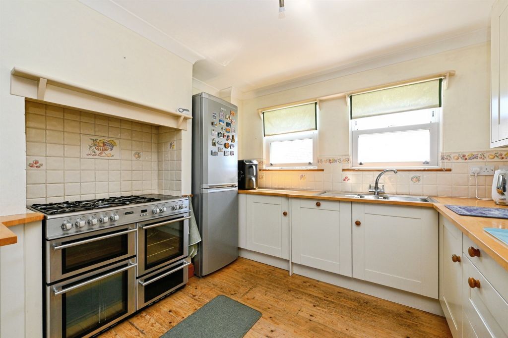Property photo 3 of 23