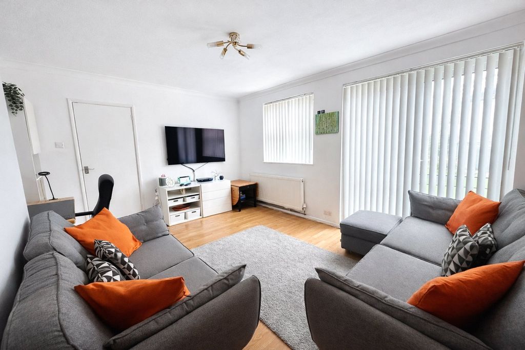 Property photo 3 of 17 Picture 3