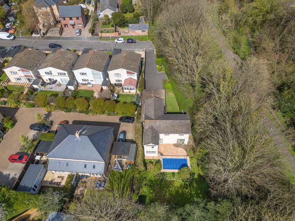 Property photo 2 of 33 27.Jpg