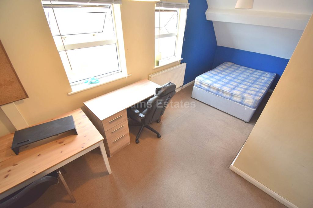 Property photo 2 of 7