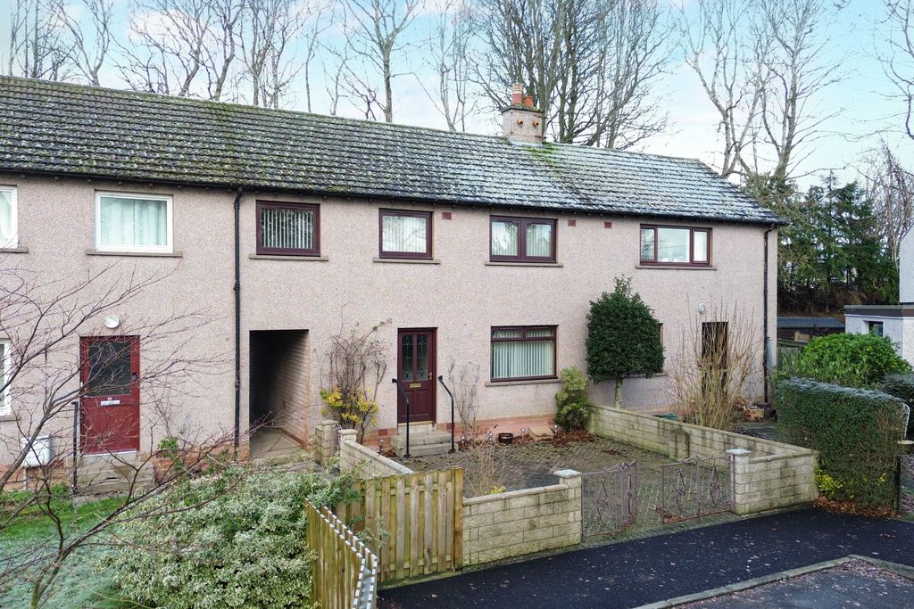 Property photo 3 of 35