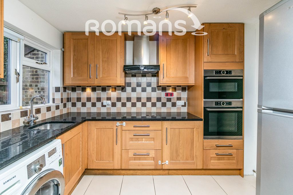 Property photo 3 of 11 3