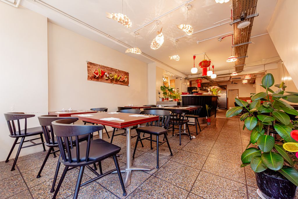 Property photo 3 of 16 Seven Sisters Road 266-003