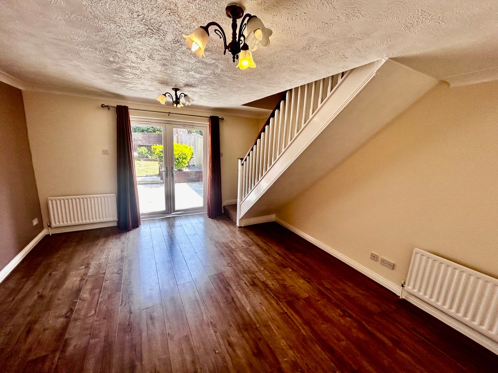 Property photo 2 of 8