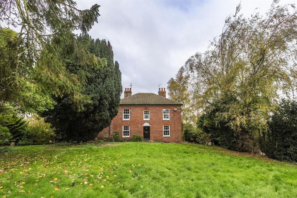 Property photo 1 of 27 Garden