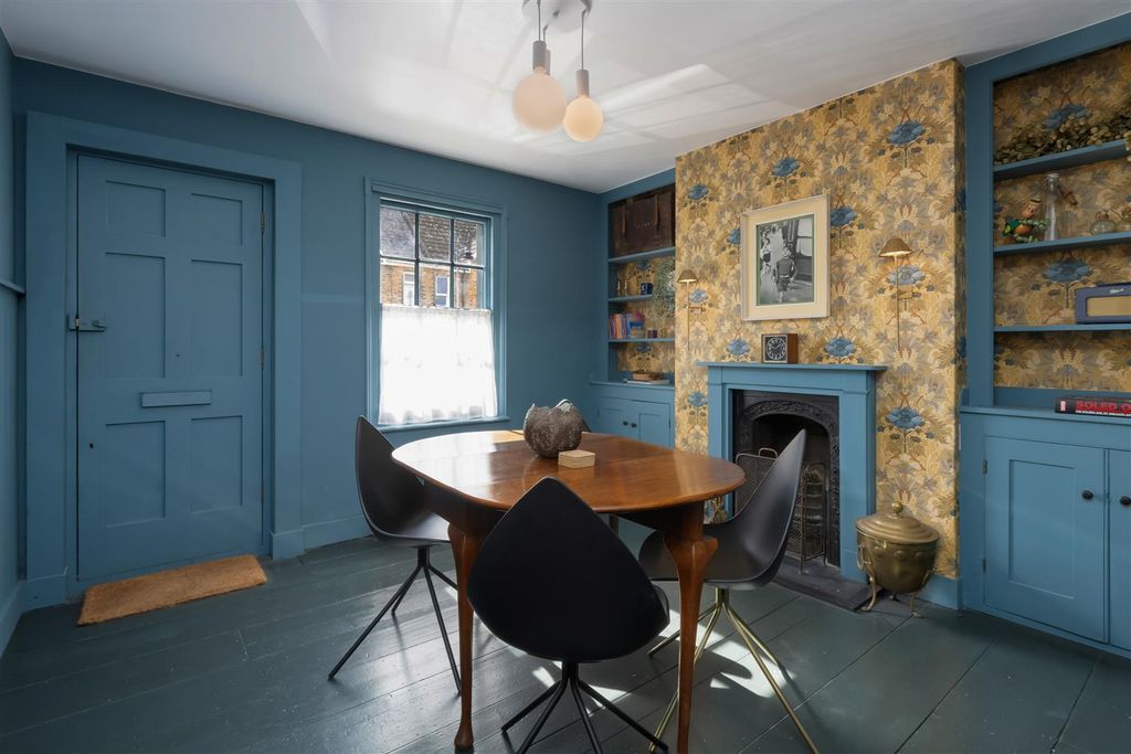 Property photo 3 of 17 Ospringe Road, Faversham