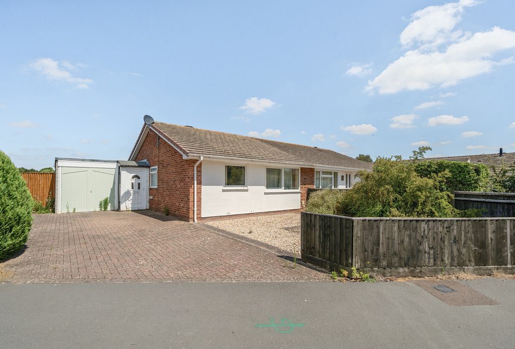 Property photo 1 of 11 1316980-1-6862770...