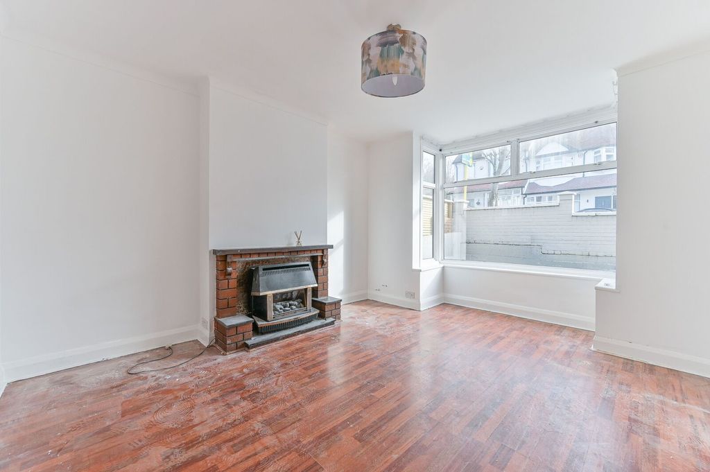 Property photo 3 of 15