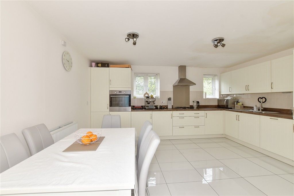 Property photo 3 of 12 Kitchen/Breakfast Room