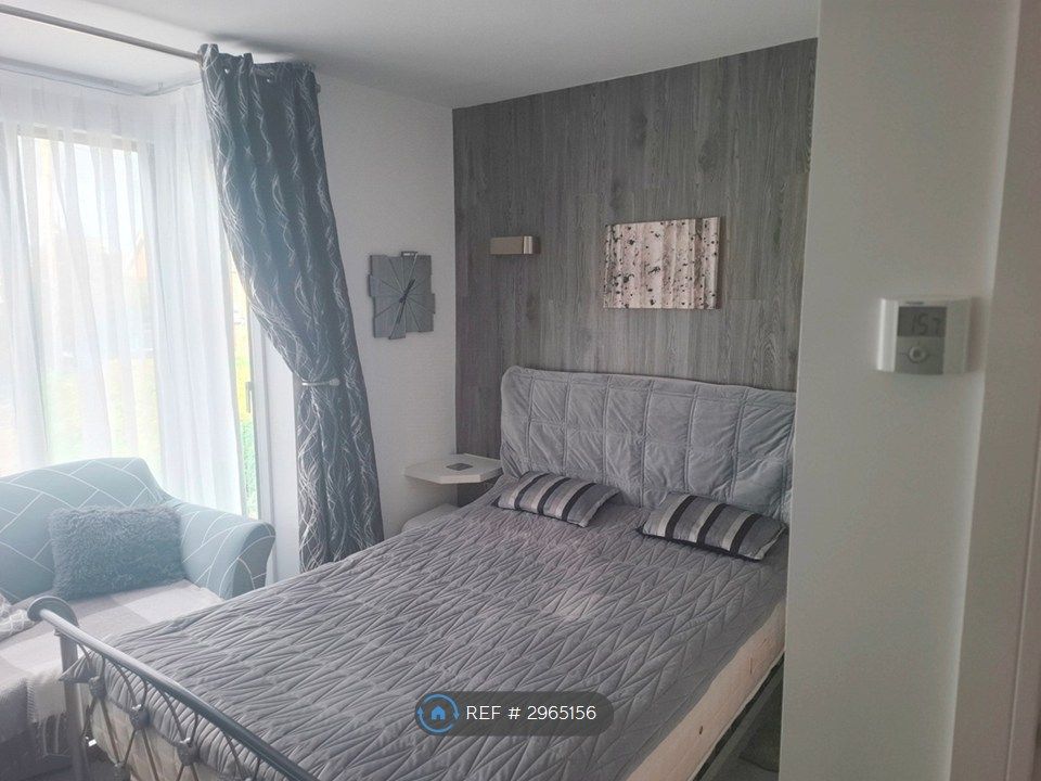 Property photo 3 of 11 Double Bed