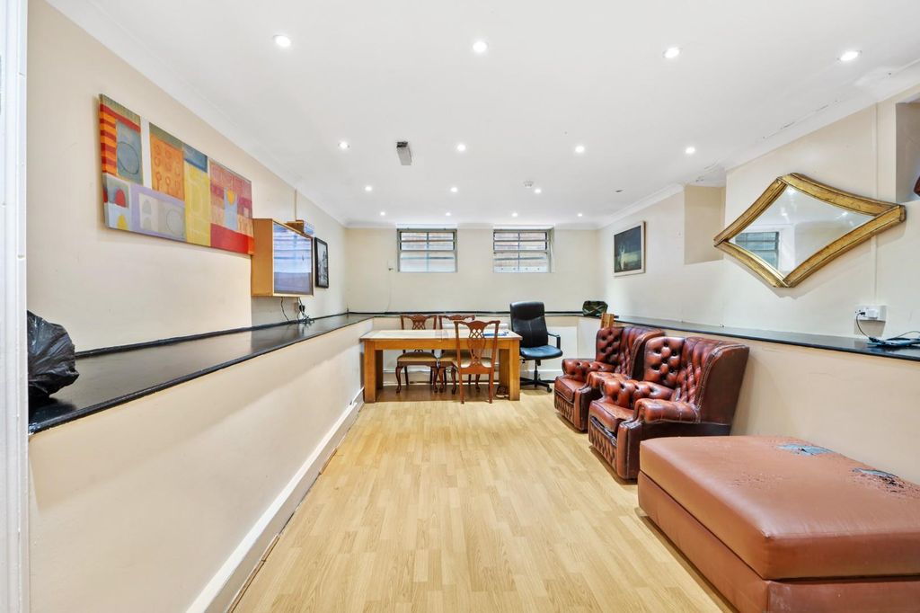 Property photo 2 of 18 Reception Room