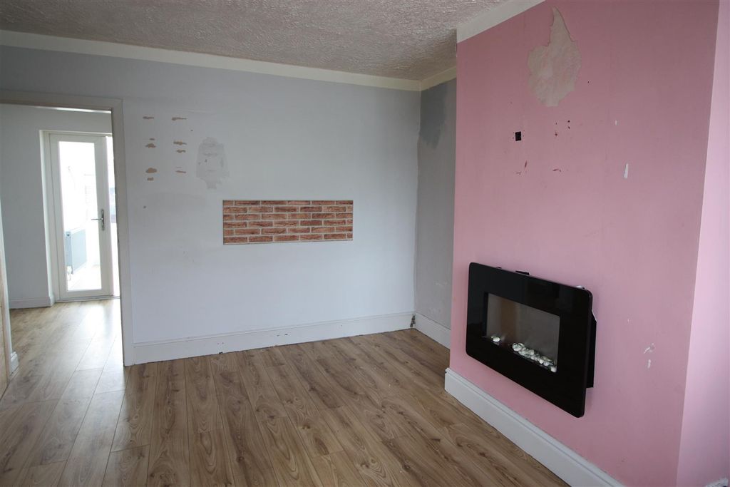 Property photo 2 of 14 031.Jpg